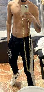 Chico busca chica en Sevilla: 