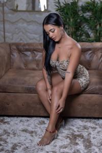 611277187: Chica busca chico en Barcelona