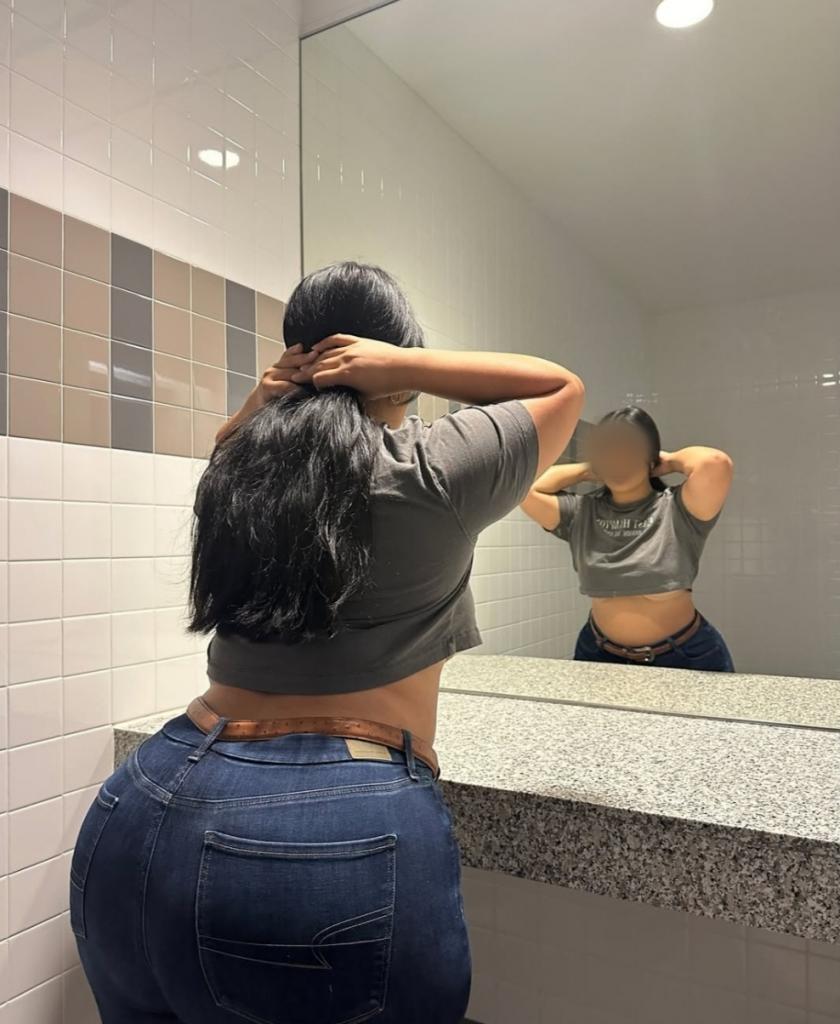 614483301: Chica busca chico en Barcelona