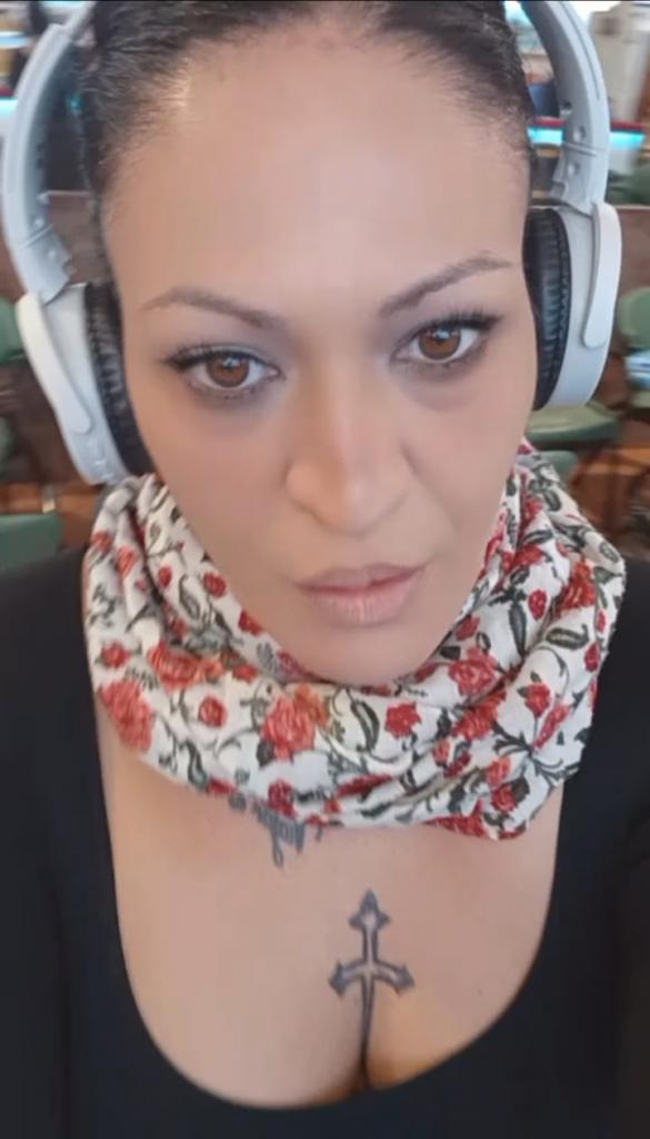 614902945: Chica busca chico en Pontevedra