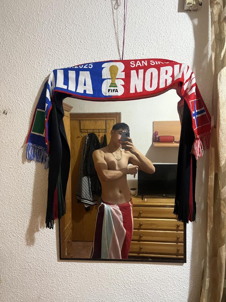 677295437: Chico busca chica en Almería