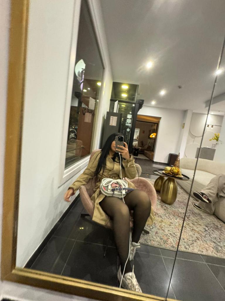 623535165: Chica busca chico en Granada