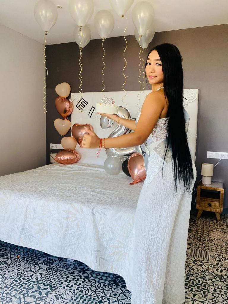 623535165: Chica busca chico en Granada