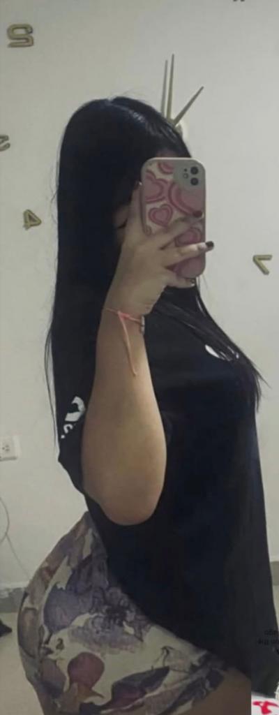 670655203: Chica busca chico en Barcelona