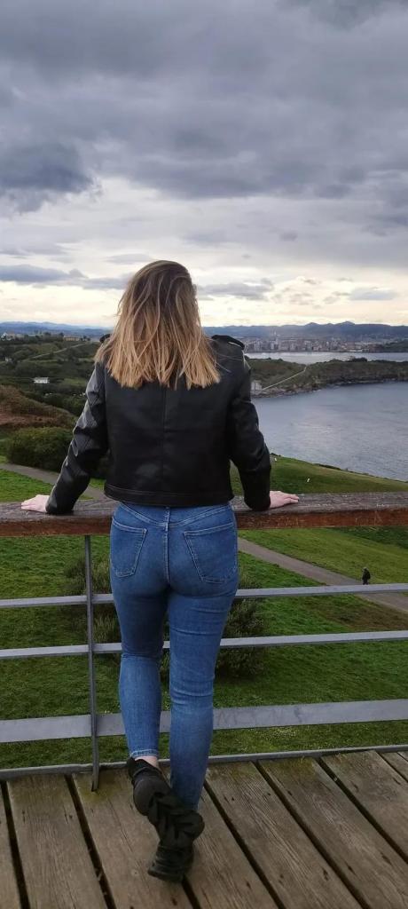 742062338: Chica busca chico en Asturias