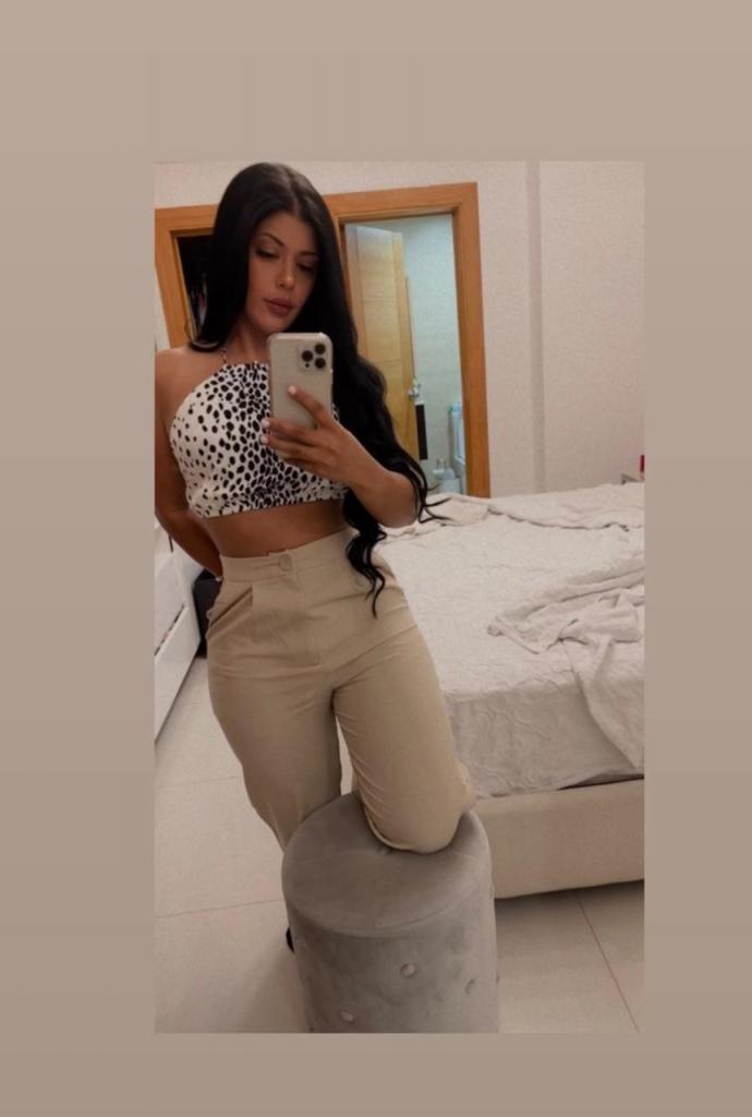 653969861: Chica busca chico en Ceuta