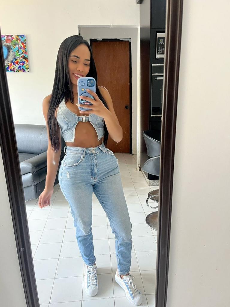 662488047: Chica busca chico en Málaga