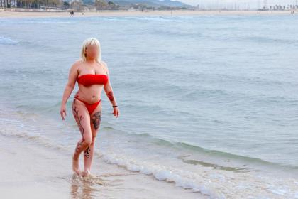 605654762: Chica busca chico en Gerona