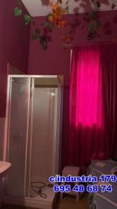 695486874: Chica busca chico en Barcelona