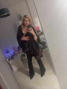 613815787: Chica busca chico en Málaga