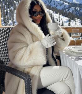 669129888: Chica busca chico en Mallorca