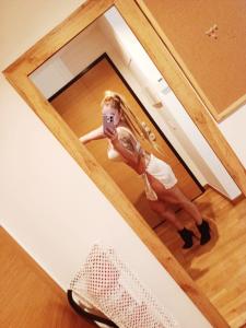 627887761: Chica busca chico en Granada