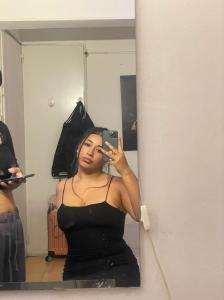 631757288: Chica busca chico en Barcelona