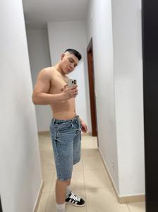 688753947: Chico busca chica en Córdoba