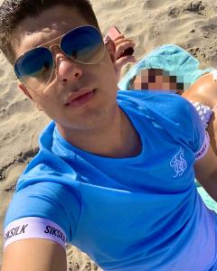 631341789: Chico busca chica en Lugo