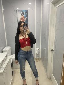 674988319: Chica busca chico en Ibiza