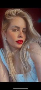 613429488: Chica busca chico en Barcelona