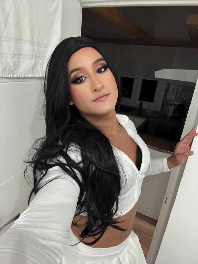 613486335: Transexual en Granada