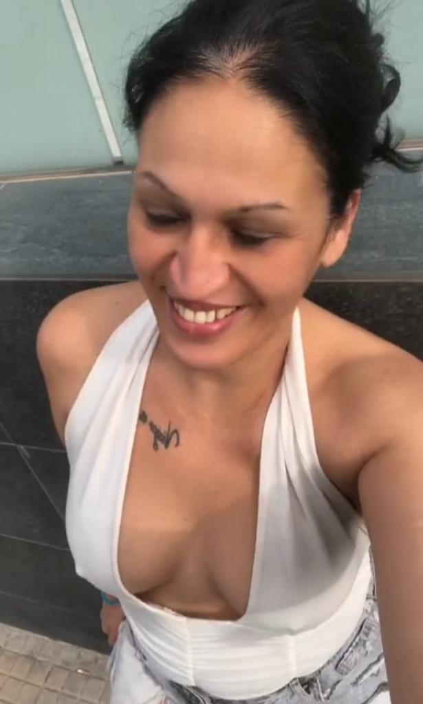 614902945: Chica busca chico en Pontevedra