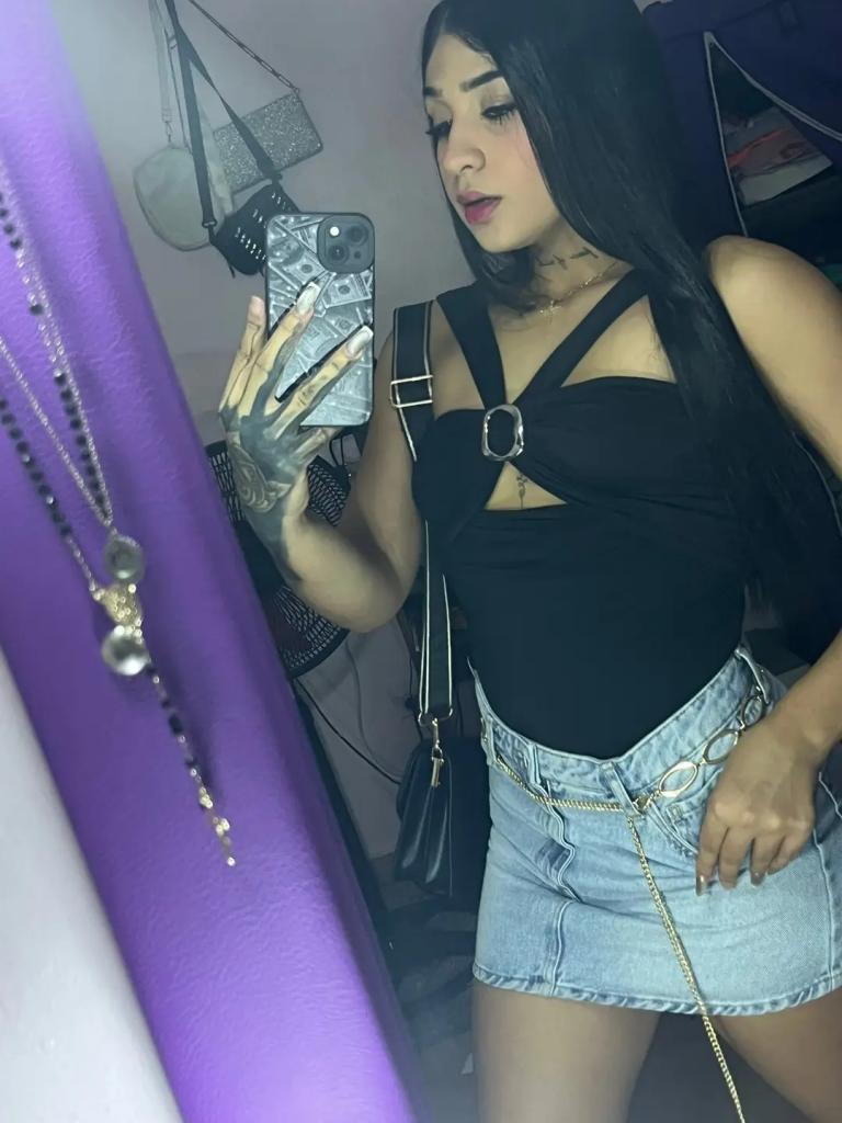 633409268: Chica busca chico en Mallorca