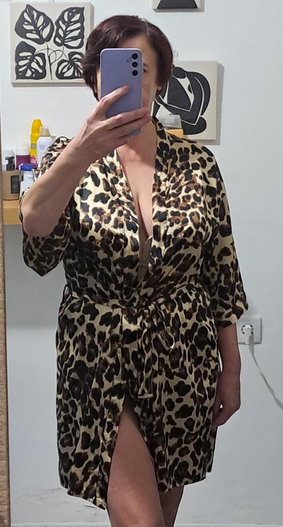 607337412: Chica busca chico en Sevilla