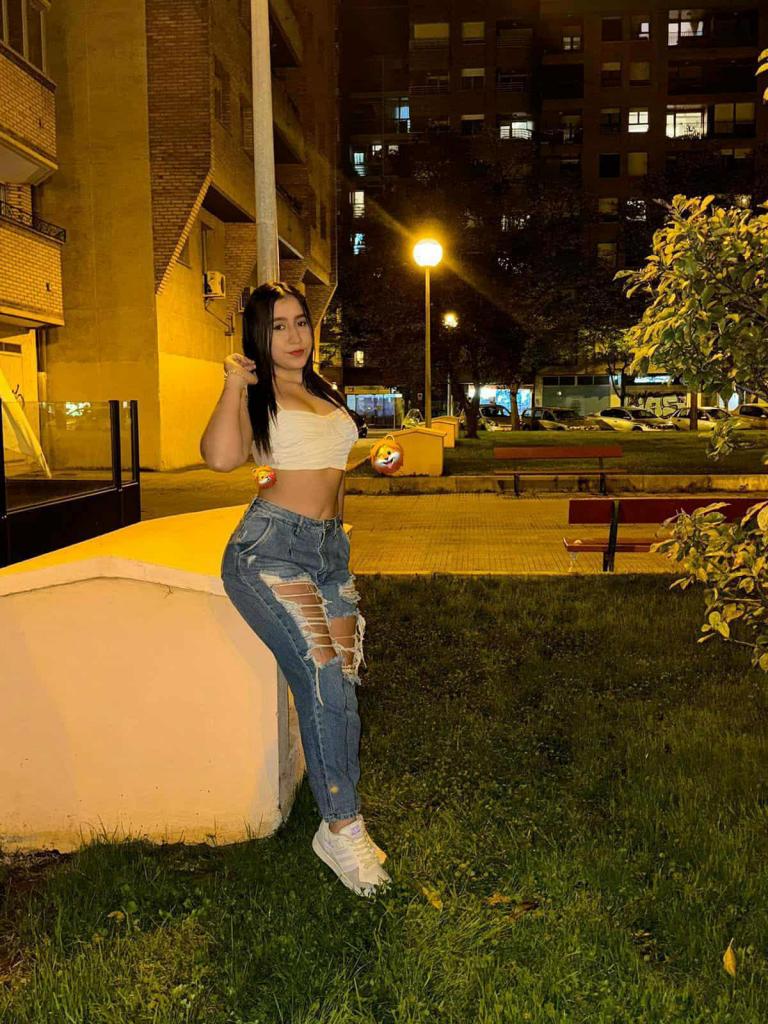 667879654: Chica busca chico en Jaén