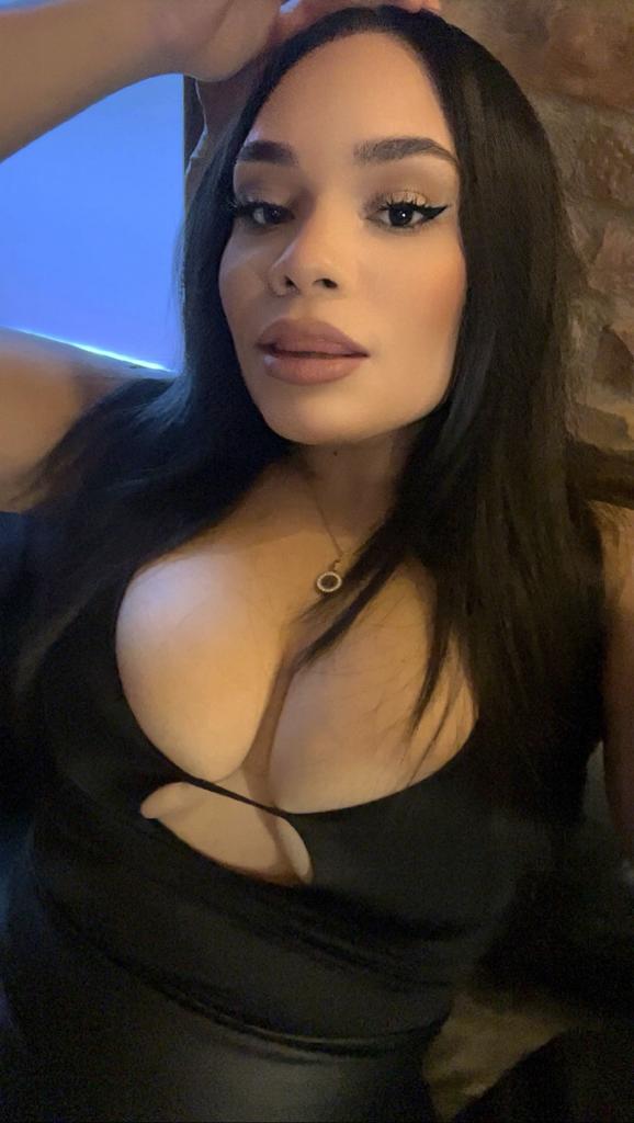 Chica busca chico en Almería: 