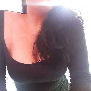 647493322: Chica busca chico en Madrid