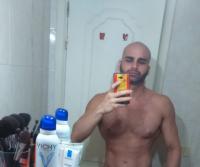 610657829: Chico busca chica en Melilla