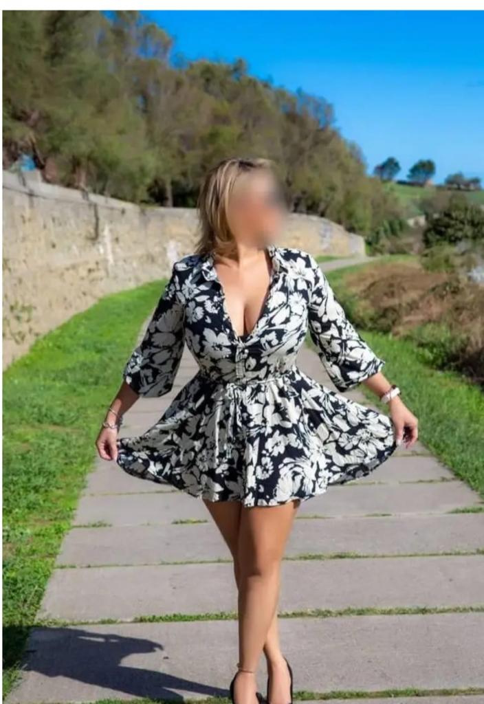 631432725: Chica busca chico en La Coruña