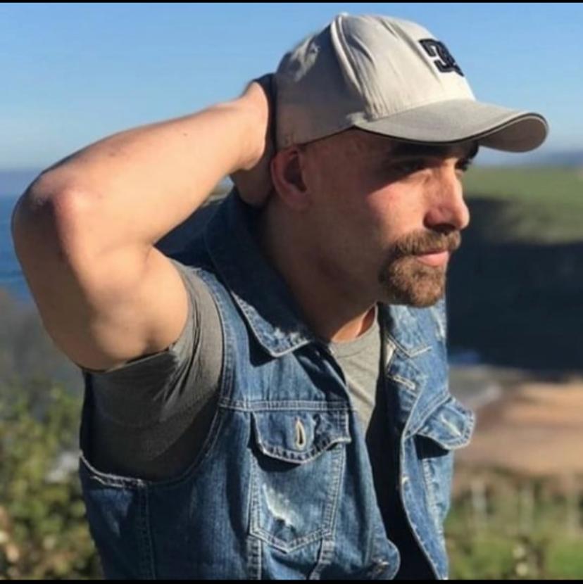 643360294: Chico busca chica en Cantabria