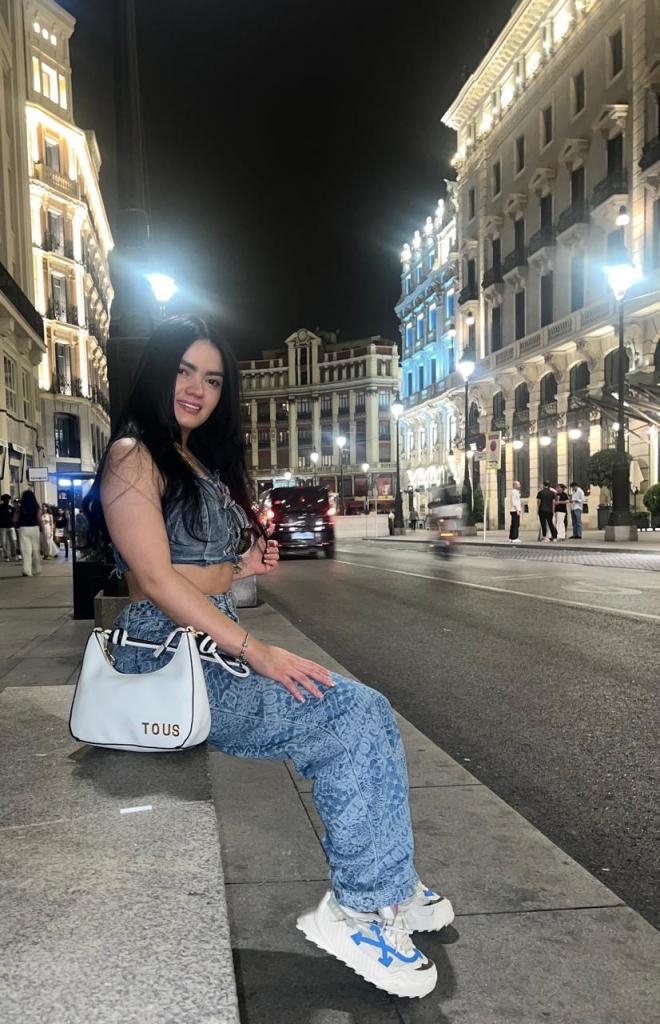 647613437: Chica busca chico en Lérida