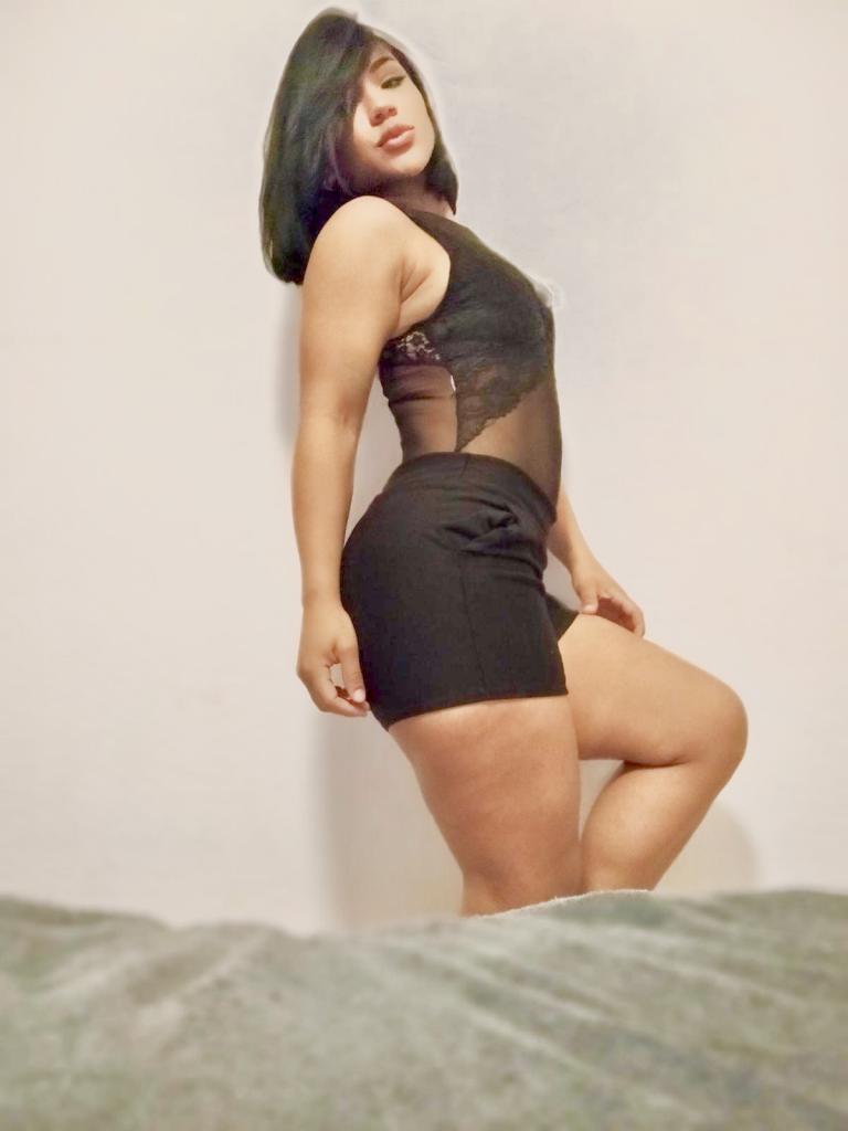 Chica busca chico en Alicante: Chica busca chico