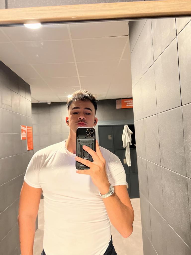 691606501: Chico busca chica en Valencia