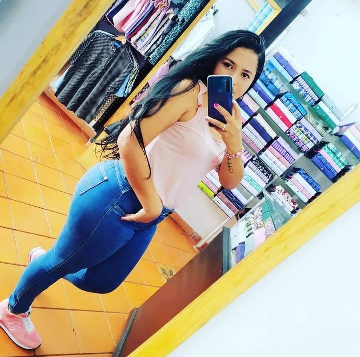 643993130: Chica busca chico en Huesca