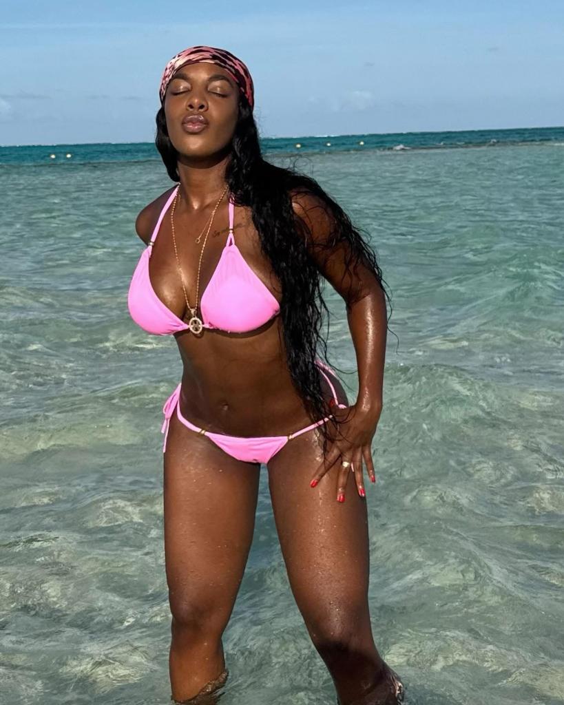 634926782: Chica busca chico en Gerona