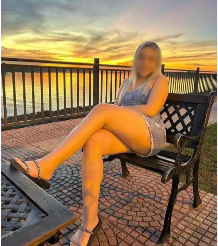 605487093: Chica busca chico en Granada