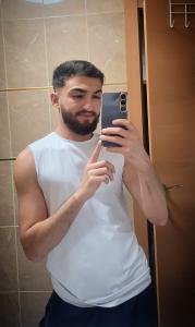 614473358: Chica busca chico en Madrid