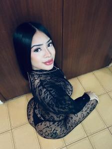685916165: Chica busca chico en Barcelona