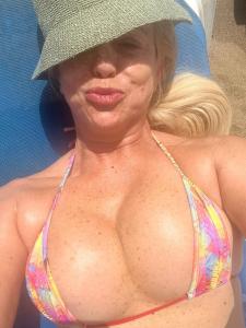 663652284: Chica busca chico en Cantabria