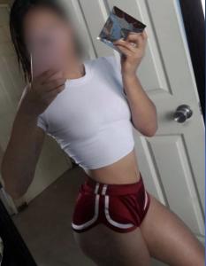 631061196: Chica busca chico en Málaga