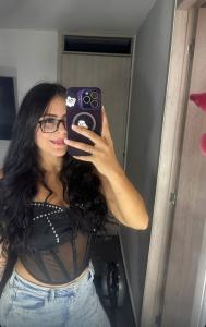 613881313: Chica busca chico en Valencia