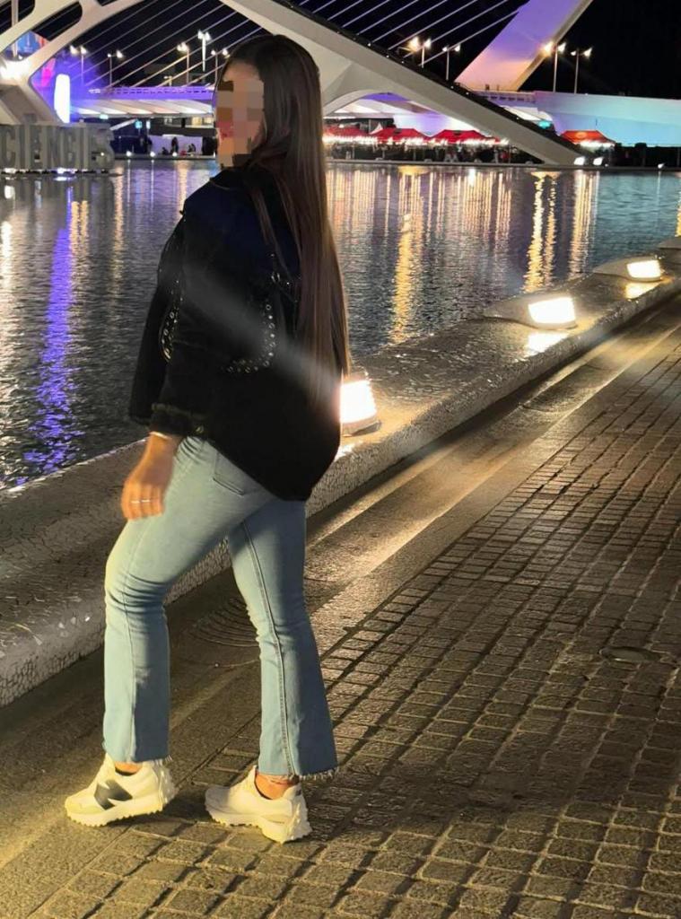 643157390: Chica busca chico en Cádiz