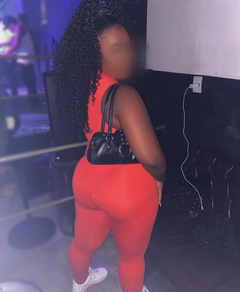 Chica busca chico en Cádiz: 