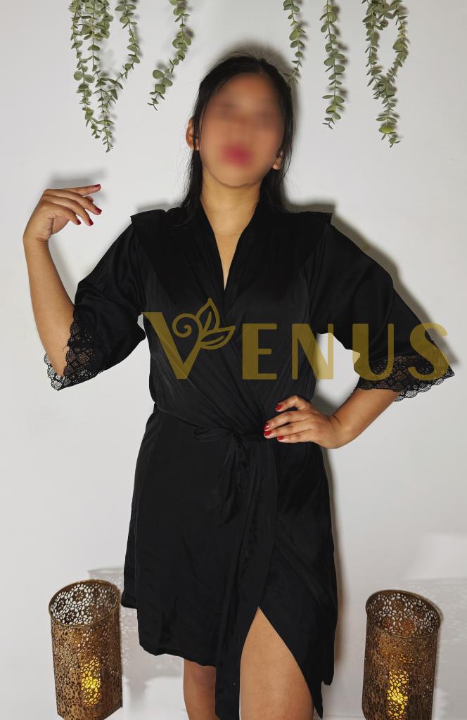 623976940: Chica busca chico en Barcelona