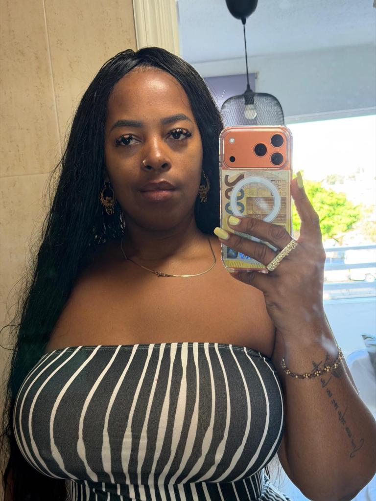 Chica busca chico en Tenerife: 