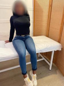 695399850: Chica busca chico en Barcelona