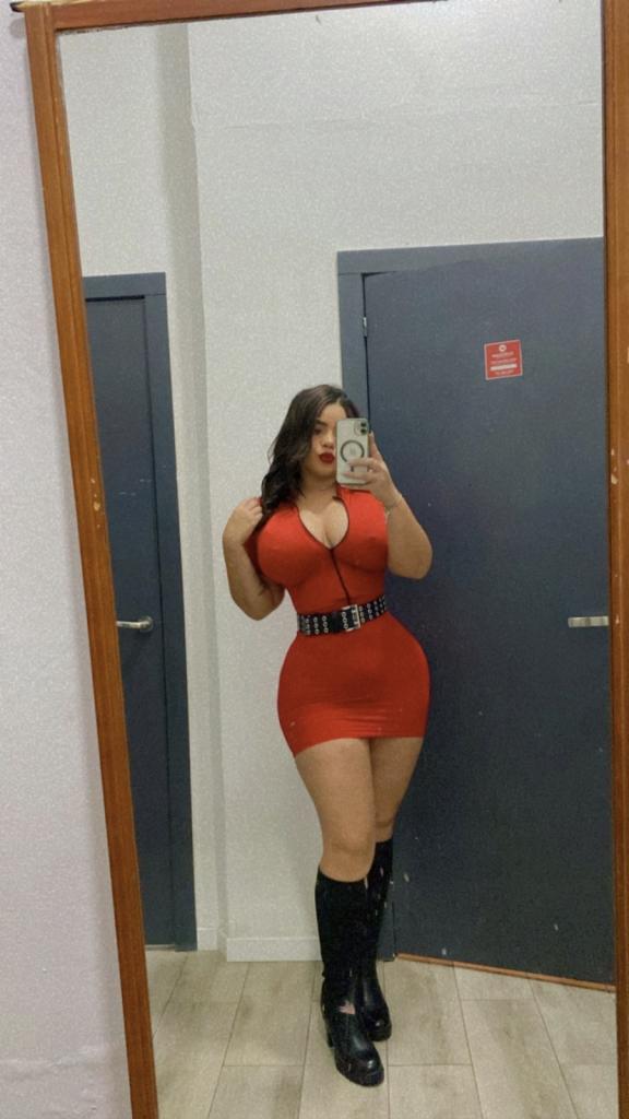 664290477: Chica busca chico en Sevilla