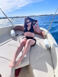 647119077: Transexual en León