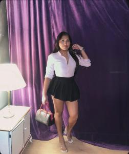 647119077: Travesti en León